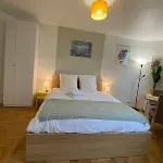 Number 6 Appartement Pantin