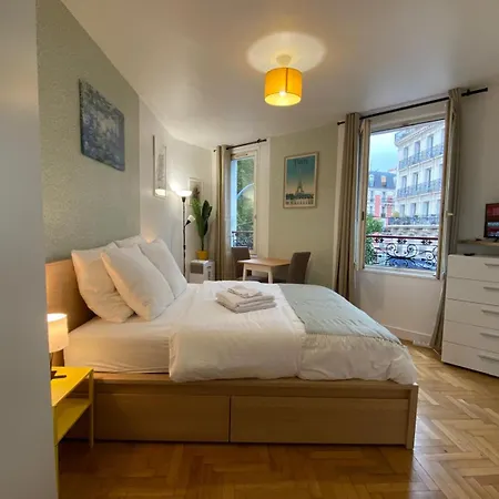 Number 6 Pantin
