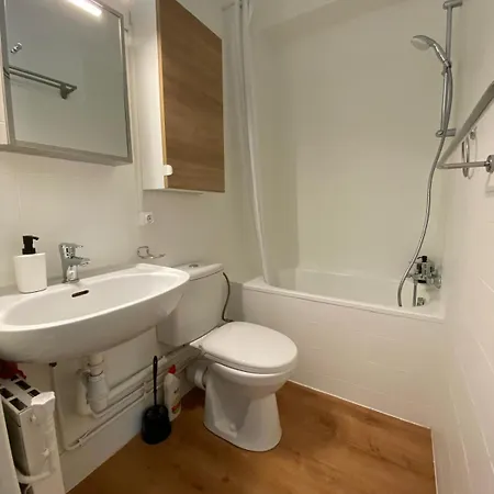 Apartman Number 6