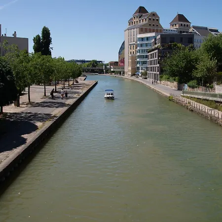 Number 6 Apartmán Pantin