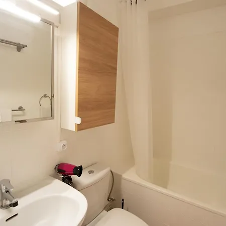 Apartman Number 6