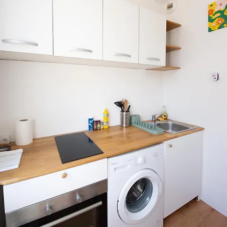Apartman Number 6