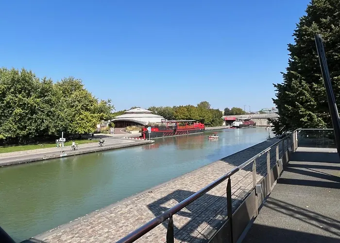 Apartment Number 6 Pantin