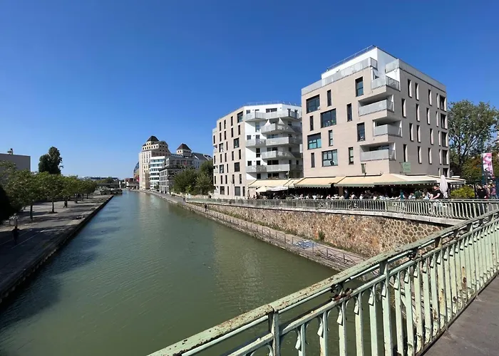 Number 6 Apartment Pantin